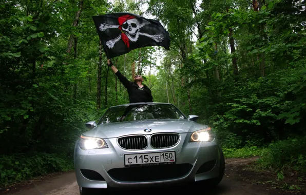 BMW, flag, pirates