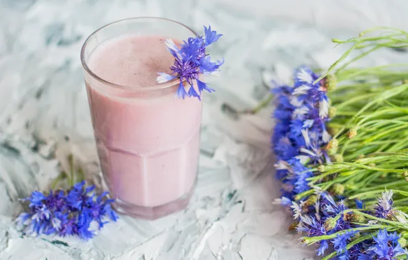 Cornflower, voloshka, milkshakes, strawberry, flower (flowers)