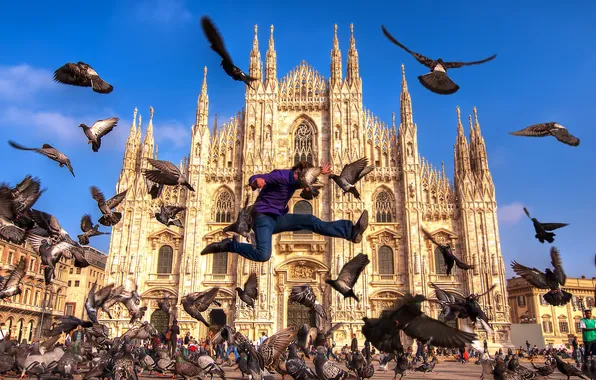 WINGS, FLIGHT, WINDOWS, JUMP, The CITY, MALE, ARCHITECTURE, The BUILDING