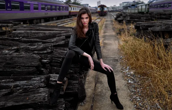 Girl, station, Sara Maricevic