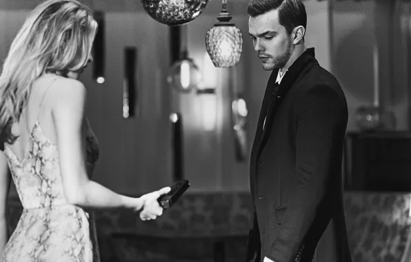 Girl, gun, the situation, blonde, black and white, Nicholas Hoult, Nicholas Hoult, Guy Aroch