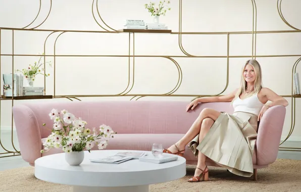 Smile, sofa, actress, blonde, legs, beautiful, sitting, Gwyneth Paltrow