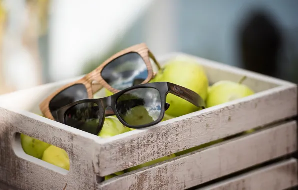 Apples, glasses, box