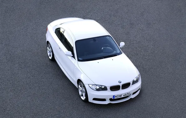 Picture Auto, White, BMW, Boomer, Asphalt, The hood, 135i, The front