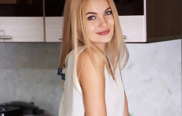 Look, Blonde, Talia