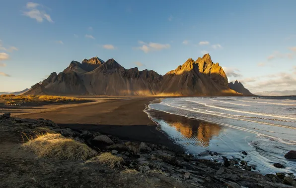 Picture sea, mountains, shore