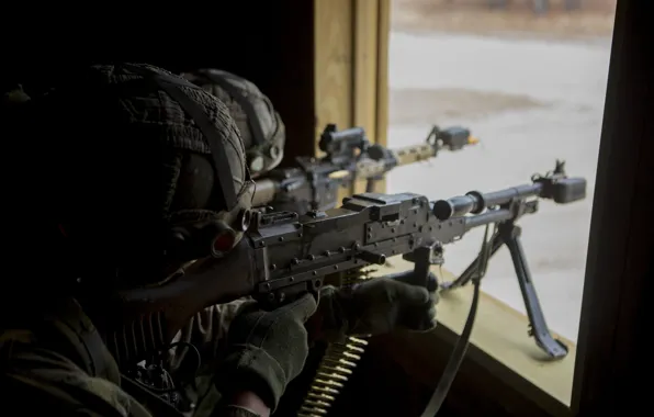 Weapons, soldiers, equipment, machine gun