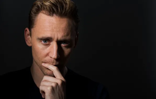Portrait, photographer, actor, black background, Tom Hiddleston, Tom Hiddleston, Los Angeles Times, Marcus Yam