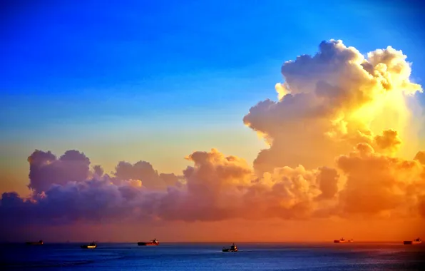 Picture sea, the sky, the sun, clouds, ships, horizon, clouds of fire