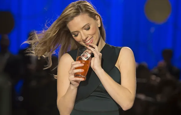 Picture smile, Scarlett Johansson, cocktail