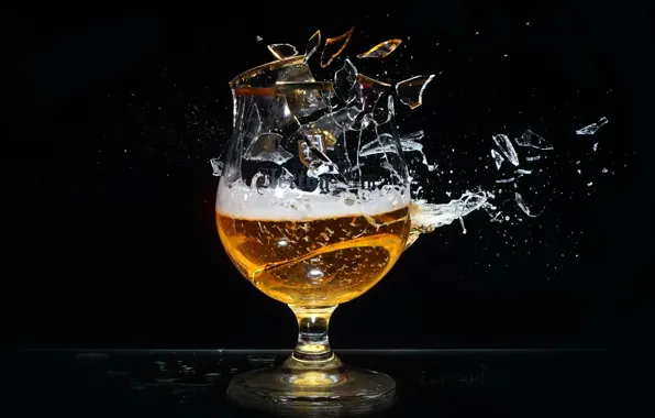 Fragments, glass, beer