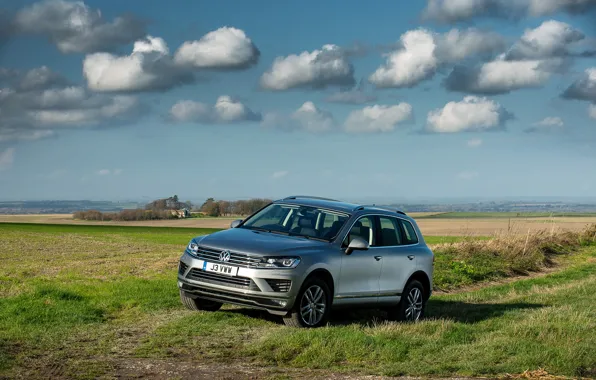 Picture the sky, landscape, photo, grey, Volkswagen, car, 2014, Touareg SE