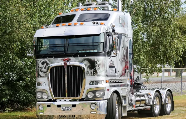 Picture white, truck, Kenworth, hrome