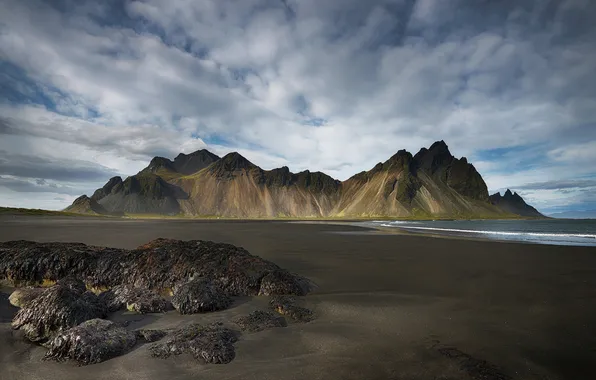 Sea, mountains, shore
