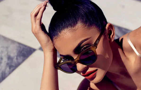 Glasses, celebrity, Kylie Jenner