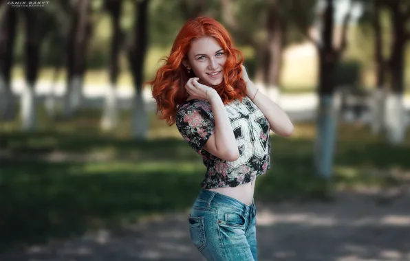 Picture girl, red hair, women, redhead, smiling, outdoors, freckles jeans top