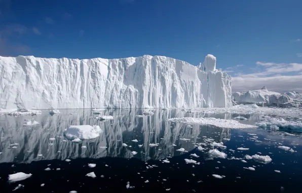 The ocean, glacier, iceberg
