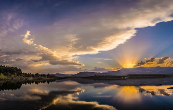 Picture the sky, clouds, lake, dawn