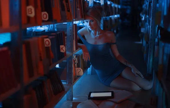 Look, sexy, pose, model, books, portrait, makeup, figure