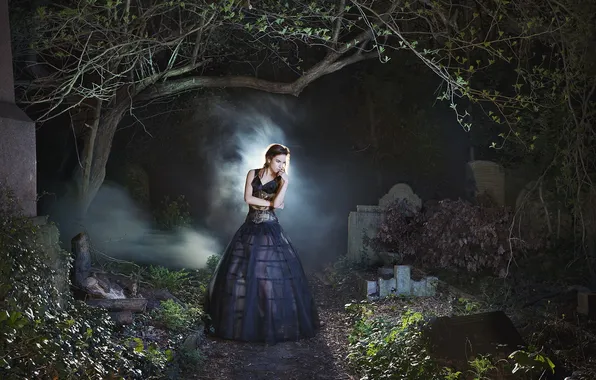Picture girl, night, cemetery