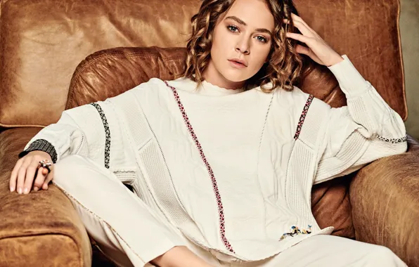 Picture look, pose, figure, actress, in the chair, Aglaia Tarasova