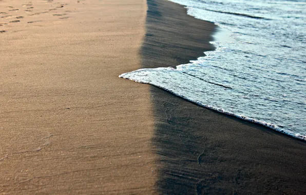Sand, wave, foam, surf