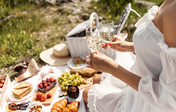 Picture stay, glasses, picnic