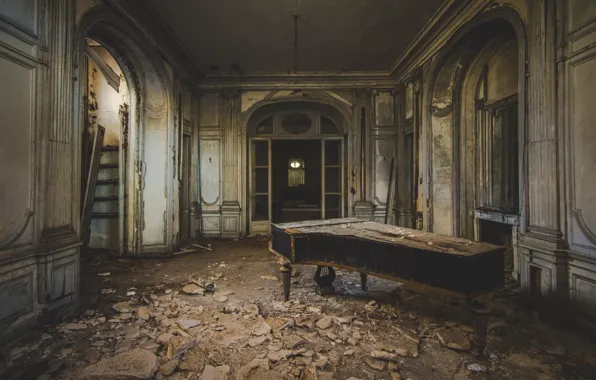 Door, piano, hall, mess, refused