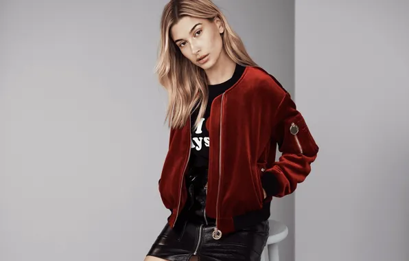 Pose, model, Hailey Baldwin