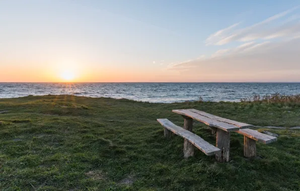 Sea, shore, bench