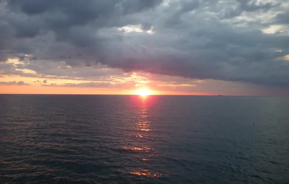Sea, clouds, sunset