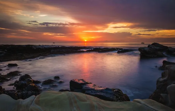 Picture sea, the sky, the sun, clouds, light, sunset, clouds, stones