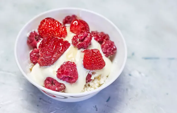 Berries, raspberry, strawberry, cheese, sour cream