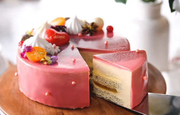 Picture berries, cake, glaze, layer