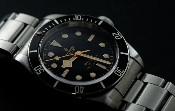 Macro, arrows, watch, dial