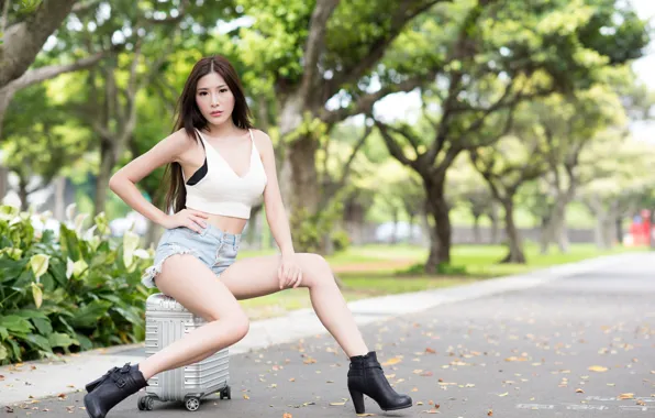 Trees, pose, model, shorts, makeup, Mike, figure, hairstyle