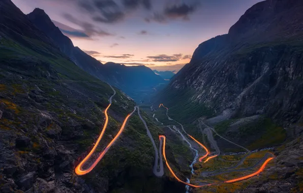 Picture road, light, mountains, excerpt, valley