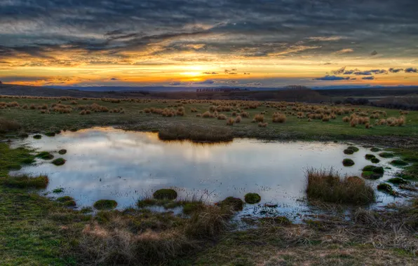 Picture the sky, HDR, valley, puddle