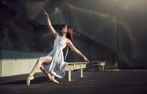 Picture the city, grace, ballerina, bench, Pointe shoes, Malory De Lenclos