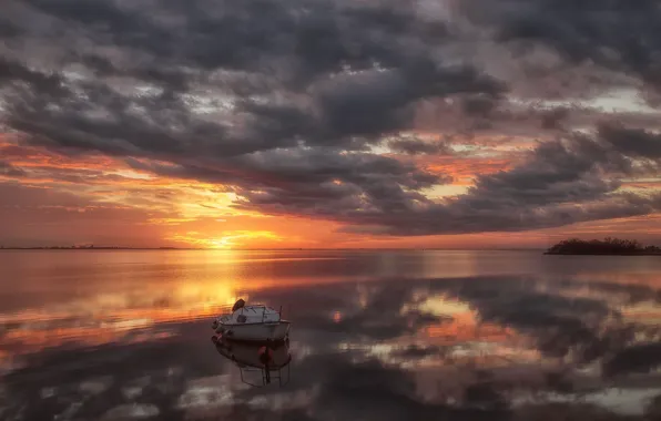 Picture clouds, boat, Italy, Friuli-Venezia Giulia, AUSA Corno