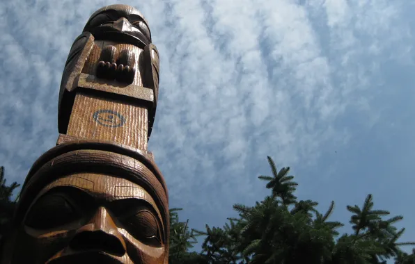 Picture sky, wood, totem