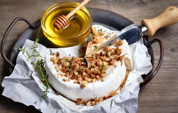 Paper, knife, cake, nuts, honey, parchment, cream, tray