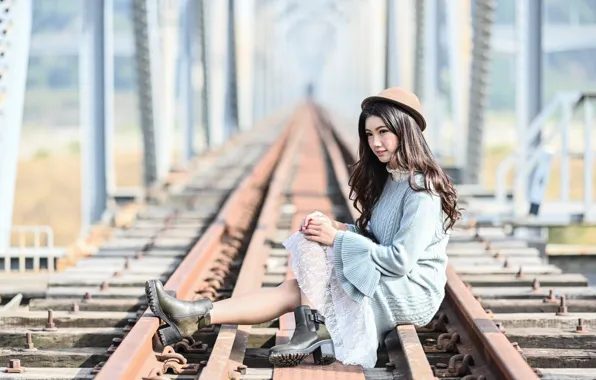 Picture the sun, pose, model, rails, portrait, makeup, dress, brunette