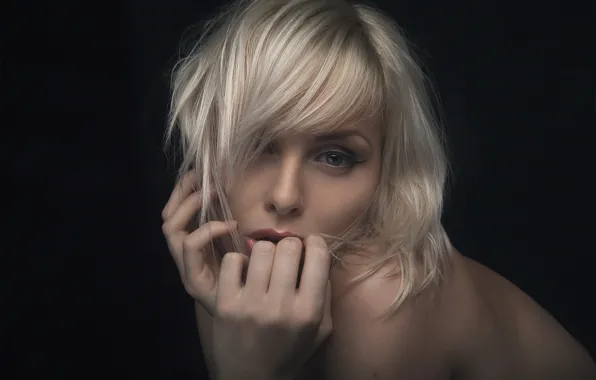 Picture portrait, makeup, sponge, Ulla Wolk