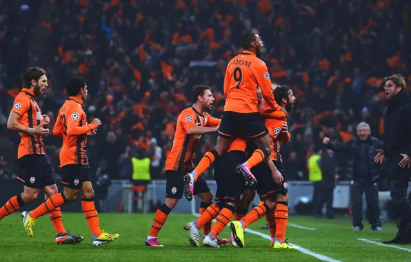 Picture The game, Sport, Football, Luiz Adriano, Dmytro Chygrynskiy, Darijo Srna, Donetsk, Miner