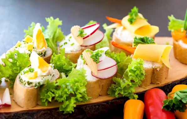 Eggs, cheese, salad, sandwiches, pepper