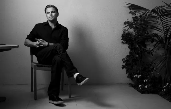 Actor, sitting, Leonardo DiCaprio, Leonardo DiCaprio, black and white photo