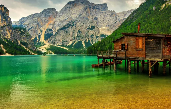 Picture greens, trees, mountains, lake, rocks, boats, pier, Italy