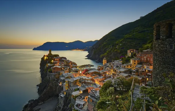 Sea, mountains, the city, home, the evening, Italy, Vernazza, Vernazza