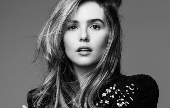Picture actress, brunette, Zoey Deutch